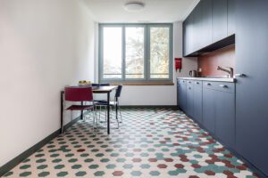 Bodenbelag Hexagon - Sechseck Fliesen, in Farben grün, beige, rot Küche KJPK Basel